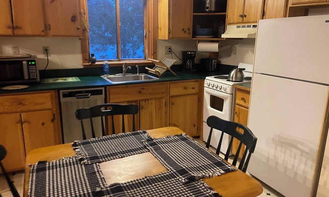 Carrabassett Valley Apartamento | Apartment for rent in Sugarloaf. Great location for hiking, biking