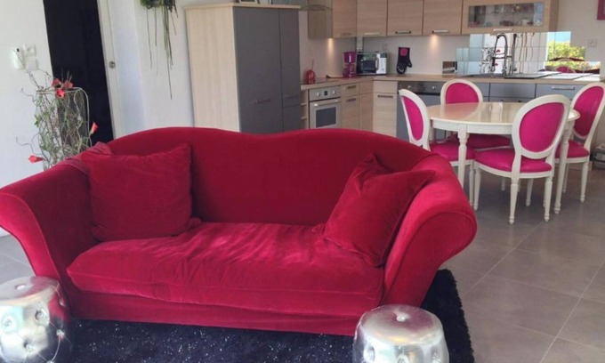 Fleury-la-Riviere Apartamento | Apartment facing the Champagne's vineyards 1 Bedroom + 1 bathroom