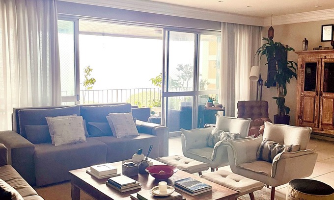 Sao Conrado Apartamento | Apartment facing the beach and back to the mountain!