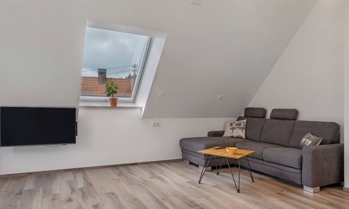 Wolfach - Saint Roman Apartamento | Apartamento 'Falkennest' con vistas a la montaña, jardín compartido y Wi-Fi