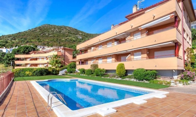 Llanca Apartamento | Apartamento Fané by Interhome