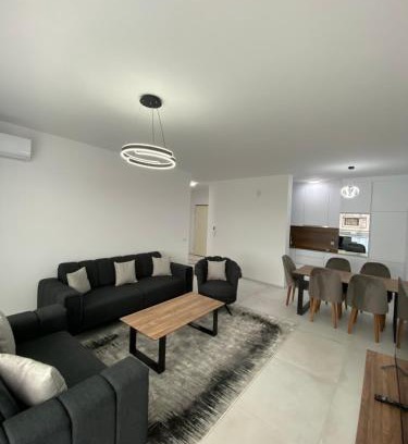Komoran Apartamento | Apartment Fauna in center, Gjilan