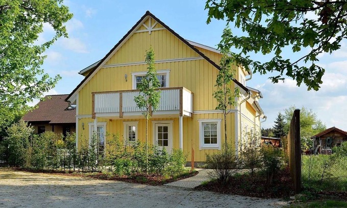 Neuendorf Apartamento | Apartamento 'Ferienwohnung Storchennest' con terraza privada y Wi-Fi