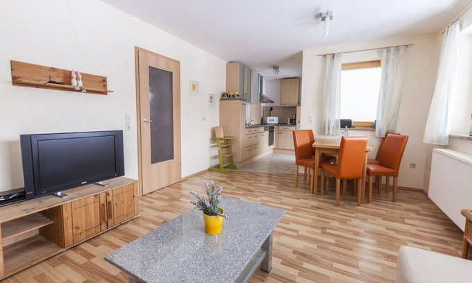 Aulendorf Apartamento | Apartamento ∙ Ferienwohnung Seerose, 76qm, 1 Schlafzimmer, 1 Wohn-/Schlafzimmer, max. 2 Erwachsene