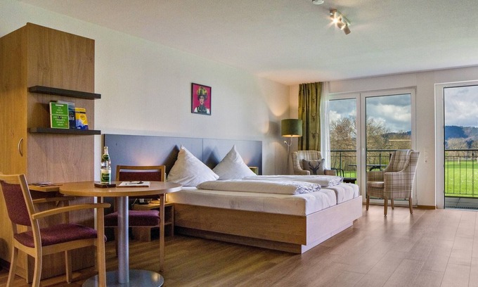 Kirchzarten Apartamento | Apartamento 'Ferienwohnung Freiburg' con balcón y Wi-Fi