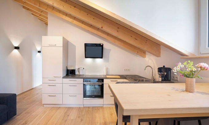 Bad Toelz Apartamento | Apartamento 'Ferienwohnung Wendelsteinblick' con vistas a la montaña, balcón y Wi-Fi