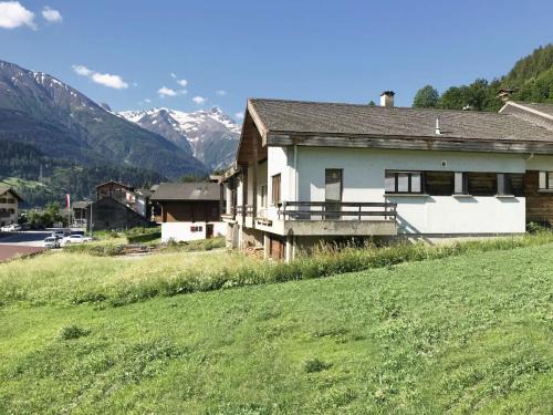 Fiesch Apartamento | Apartment Fifinhaus by Interhome