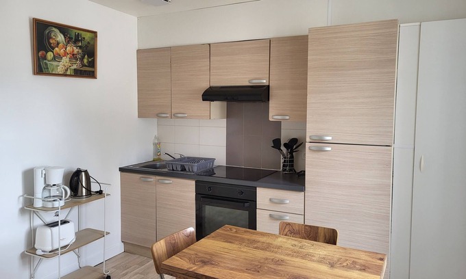 Eymoutiers Apartamento | Apartment for 4-6 people with terrace.