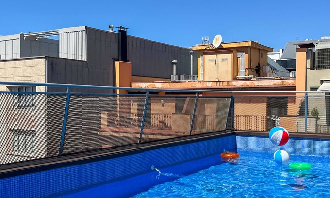 Dreta de l'Eixample Apartamento | Apartment for 4 in the Heart of Barcelona
