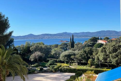 Saint-Raphael Apartamento | Apartment for 6 with terrace 100 m from the sea