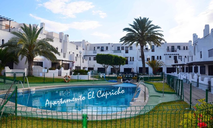 Agua Amarga Apartamento | ALQUILER APARTAMENTO EL CAPRICHO (AGUAMARGA)