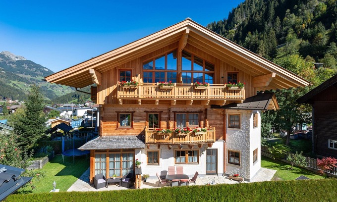 Grossarl Apartamento | Apartment 'Frauenkogel' with Private Garden, Balcony and Wi-Fi