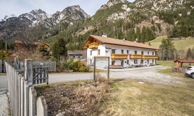 Brennero Apartamento | Apartamento 'Gartnerhof Glücksklee' con vistas a la montaña, jardín compartido y Wi-Fi