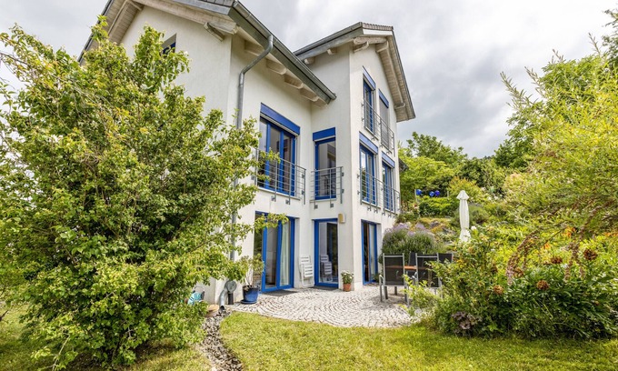 Denkingen Apartamento | Apartamento "Geräumige Ferienwohnung mit Garten" con vistas a la montaña y Wi-Fi