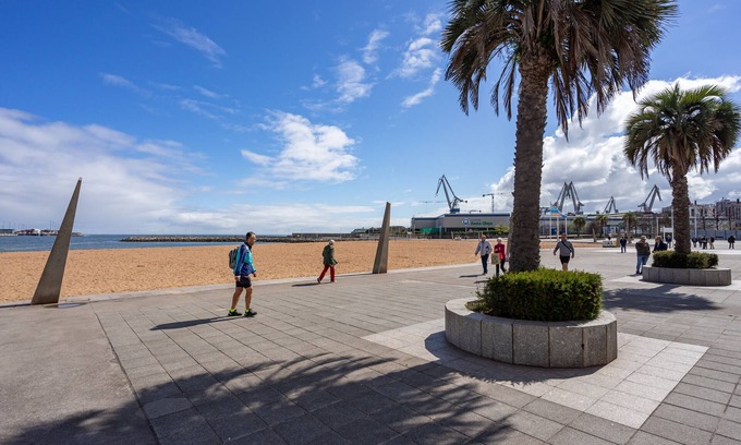 Distrito Oeste Apartamento | Apartamento "Gijon Arbeyal" Cerca de la Playa con Wi-Fi