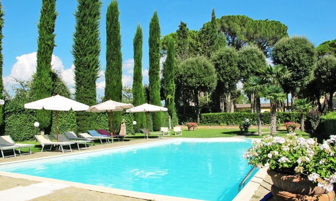 Poggibonsi Apartamento | Apartment Giuggiolo 4 by Interhome