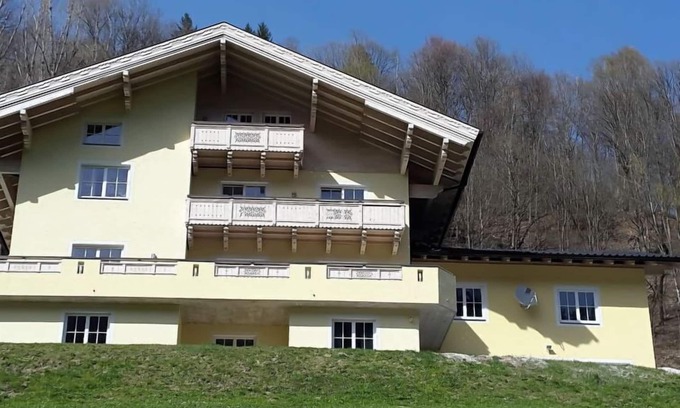 Goldegg Apartamento | Apartamento Grün by Interhome