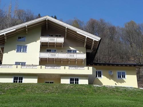 Goldegg Apartamento | Apartment Grün by Interhome