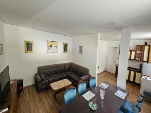 Municipality of Gracac Apartamento | Apartment Gracac - Two Bedroom Apartment with Terrace