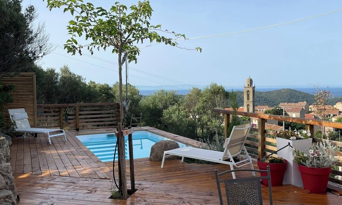Monacia-d'Aullene Villa | Apartamento 'Guetali Du Rocher' con vistas al mar, Wi-Fi y aire acondicionado