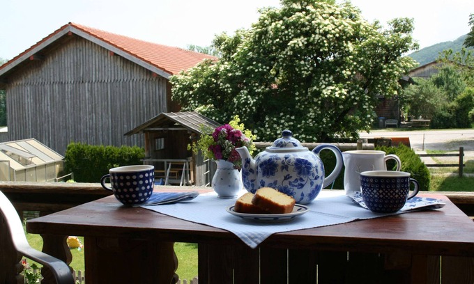 Staudach-Egerndach Apartamento | Apartment hayloft 100 sqm, 1-5 persons, 2 sep. Bedroom, WLAN, Balcony