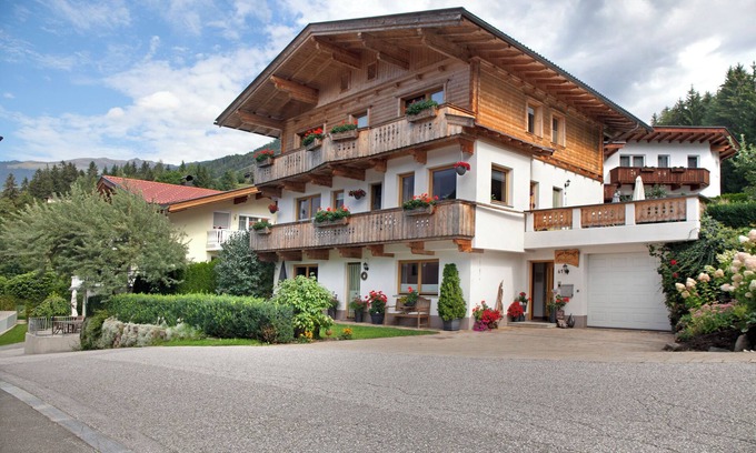Gerlosbergeben Apartamento | Apartamento Haus Roland con vistas a la montaña, jardín y Wi-Fi