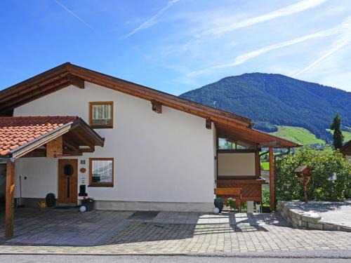 Oberperfuss Apartamento | Apartment Haus Sailer by Interhome