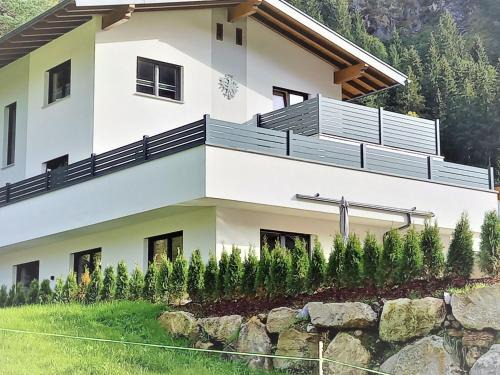 Dornauberg Apartamento | Apartment Haus Sonja by Interhome