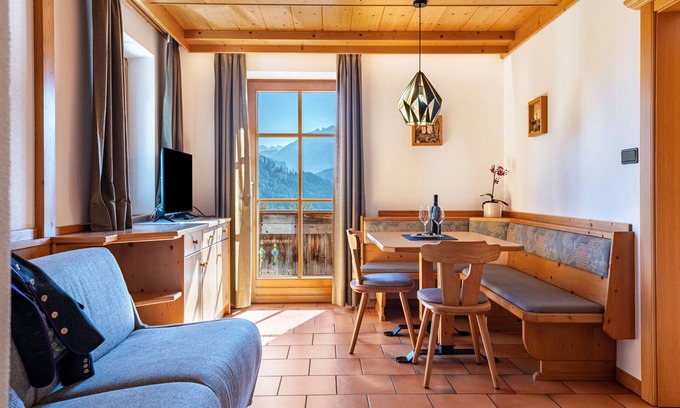 Villabassa Apartamento | Apartamento Häuslerhof Pinus con vistas a la montaña, balcón y Wi-Fi