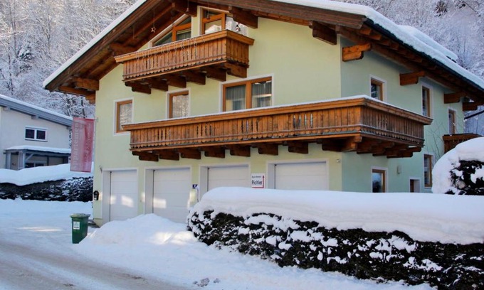 Thumersbach Apartamento | Apartment Heidi-2 by Interhome
