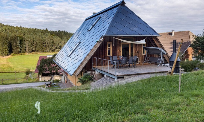 Sankt Georgen im Schwarzwald Apartamento | Apartamento 'Hiesle' con terraza privada, balcón y Wi-Fi