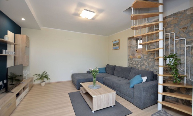 Sveta Jelena Apartamento | Apartment Hill (94461-A1) - Sv.Jelena