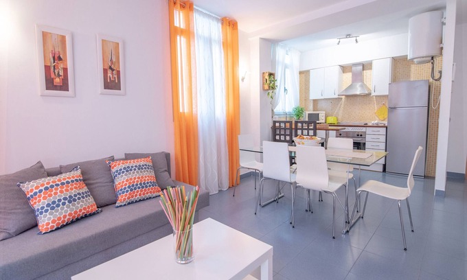El Pilar Apartamento | Apartment 'Hogar Vera Orange' with Wi-Fi and Air Conditioning
