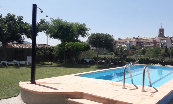 Graus Cabaña | Apartamento Casa Féliz. 6 personas.Piscina,solárium,barbacoas futbolín, pingpong