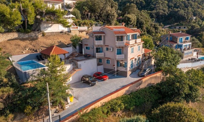 Rab Town Casa | Apartment Lapida A2 with Sea View and Pool