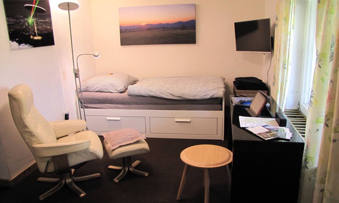 Brasselsberg Apartamento | Apartamento 'Hugo37 Am Bergpark' con Jardín Compartido y Wi-Fi