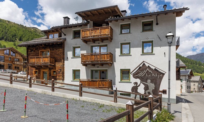 San Rocco Apartamento | Apartamento "Ice Mountain Planet Suite House" con vistas a la montaña, Wi-Fi y balcón