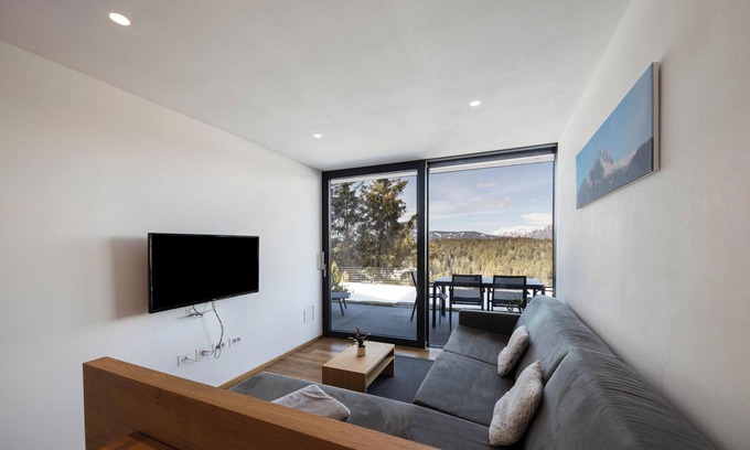 Avelengo Apartamento | Apartamento 'Ifinger Residence Moritz' Cerca de Merano con vistas a la montaña y jardín