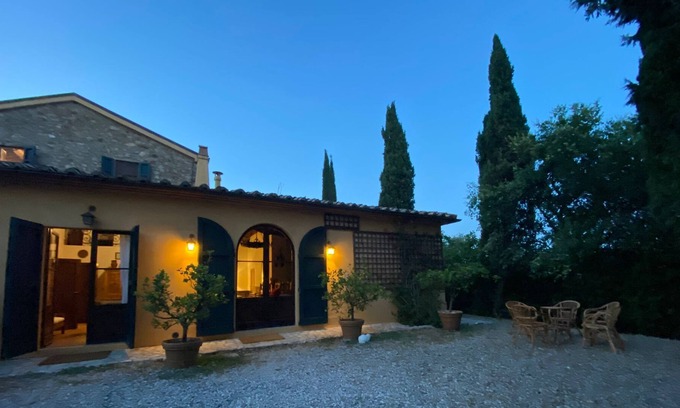 Pescia Fiorentina Apartamento | Apartment "Il Fontino - Africa" with Private Garden & Wi-Fi