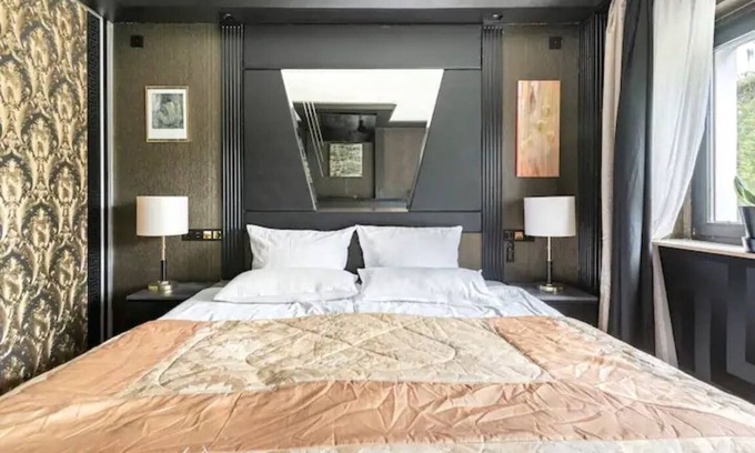 Charlottenburg-Wilmersdorf Apartamento | Apartamento en una excelente ubicación para la feria directamente en Grunewald cerca de Kudamm con jardín