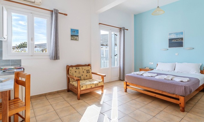 Paros Apartamento | Apartamento En Un Hotel 'Livadia Studio A Paros' Con Vistas Al Mar, Wi-Fi Y Aire Acondicionado