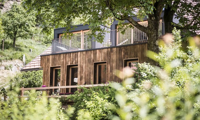 Sand in Taufers Casa | Apartment In A Hotel 'Mair Zu Hof Waldrausch 1' with Mountain View, Shared Garden and Wi-Fi