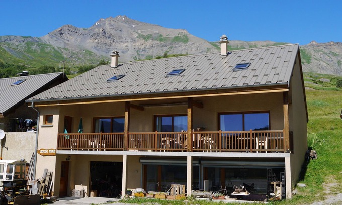 Villar-d'Arene Apartamento | Apartment in a mountain chalet, Villar d'Arène, Pays de la Meije/col du Galibier