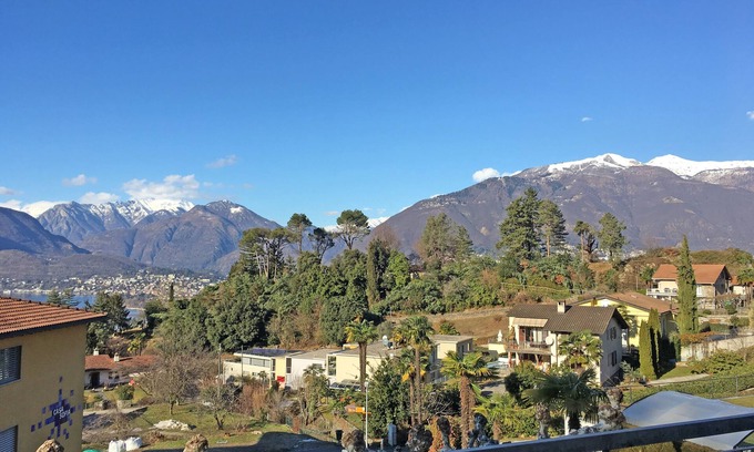 San Nazzaro Apartamento | Apartment in a quiet location with a large terrace and views of the mountains.