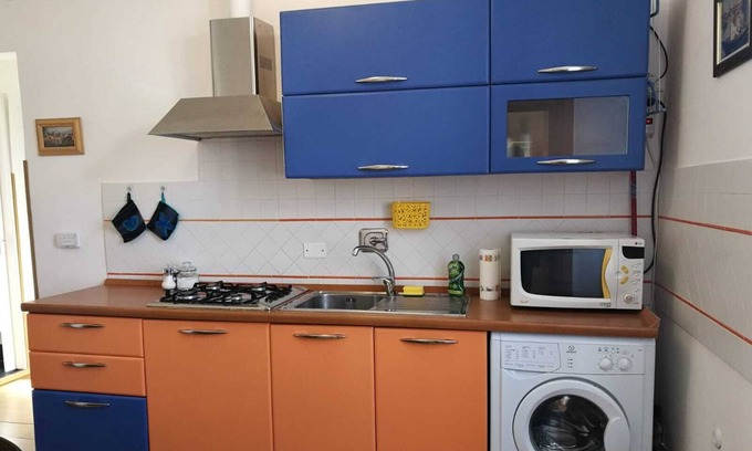 Barriera Vecchia-San Giacomo Apartamento | Apartamento en un condominio pequeño: LA CASA DI TANIA.
