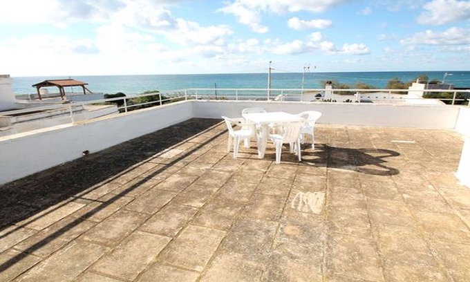 Capilungo Apartamento | Apartamento en una villa a 30 metros del mar.