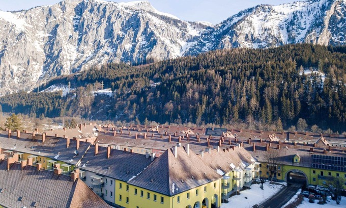 Eisenerz Apartamento | Apartment in Alps With Stunning Views