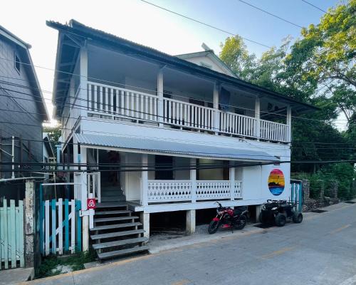 Isla de Utila Apartamento | Apartment in center of town #2