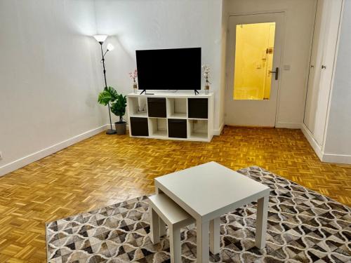 Cergy Apartamento | Apartment in Cergy Prefecture