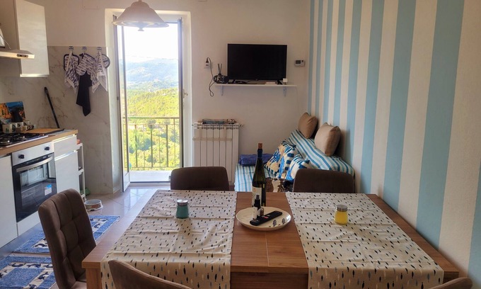 Pitelli Apartamento | Apartment in Cinque Terre area renovated to new 2.5 km from the sea